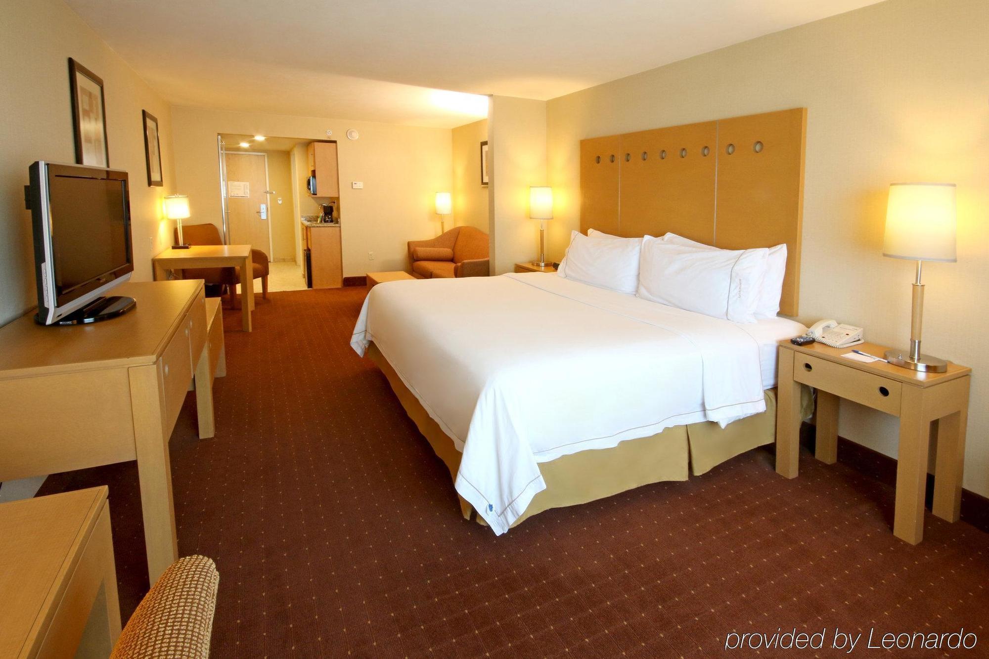 Istay Hotel Ciudad Juarez Luaran gambar A room at the hotel