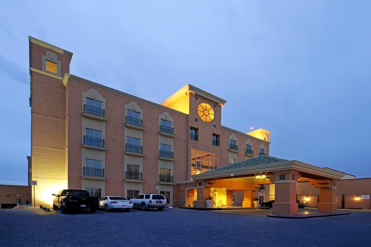 Istay Hotel Ciudad Juarez Luaran gambar The Hilton San Antonio Airport